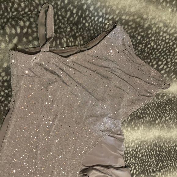 New - Picture 1 of 10